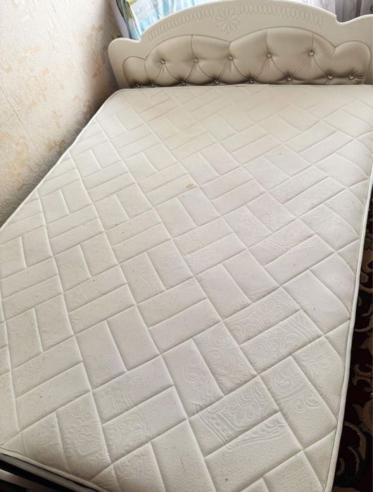 Спальня кровать, удобное