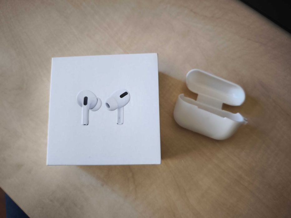 Apple AirPods Pro MWP22ZM/A с кейс за безжично зареждане - оригинални