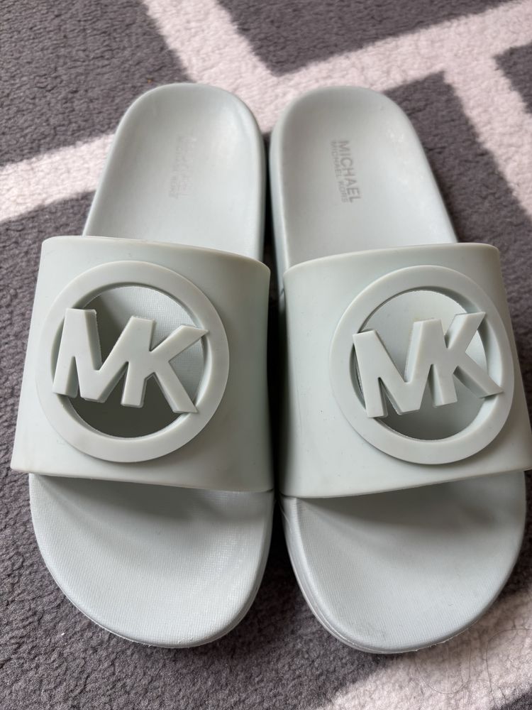 Calvin Klein, DKNY, Michael Kors