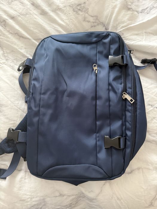 Ruccsac nou potrivit pt avion