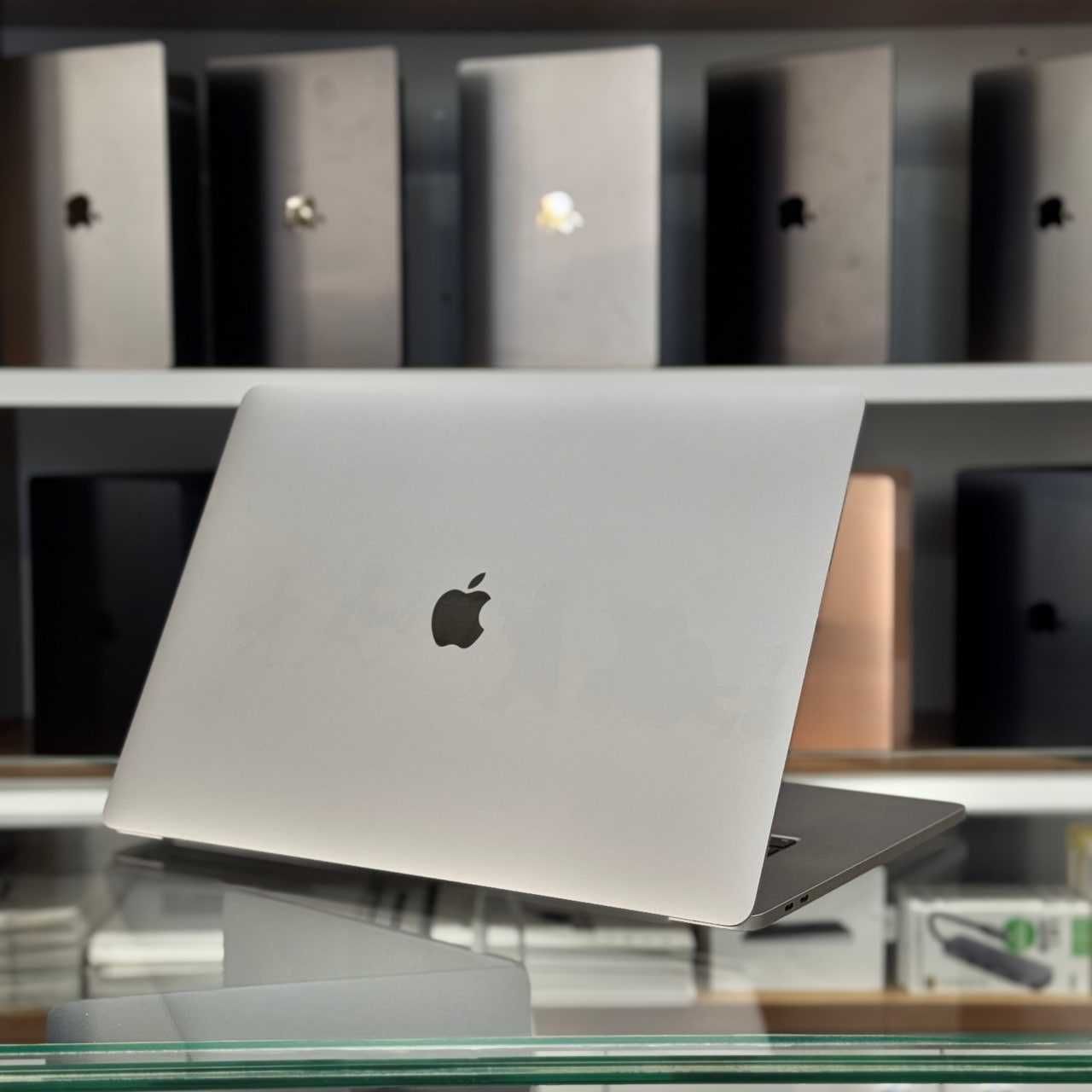 Macbook Pro 16 16/1TB Fullbox Nasiya Savdo Bor