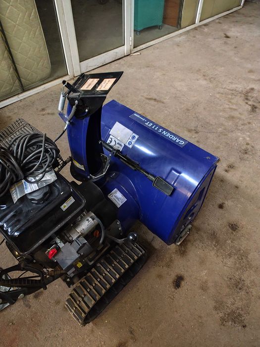 Бензинов снегорин GARDEN S-11 ET