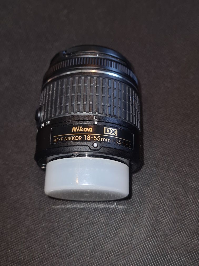 Nikon d3300+obiectiv+card+acumulator+gentuța+incarcator