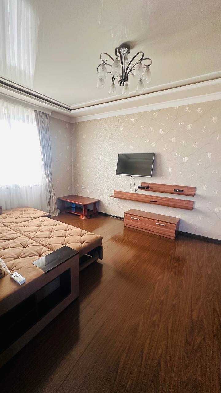 Kvartira sotiladi Yakkasaroy, Glinka karzinka yonida 2/8/8