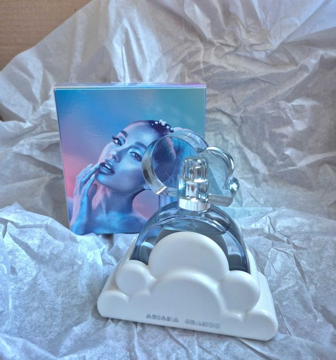 Ariana Grande, Alien goddess, LADY MILLION