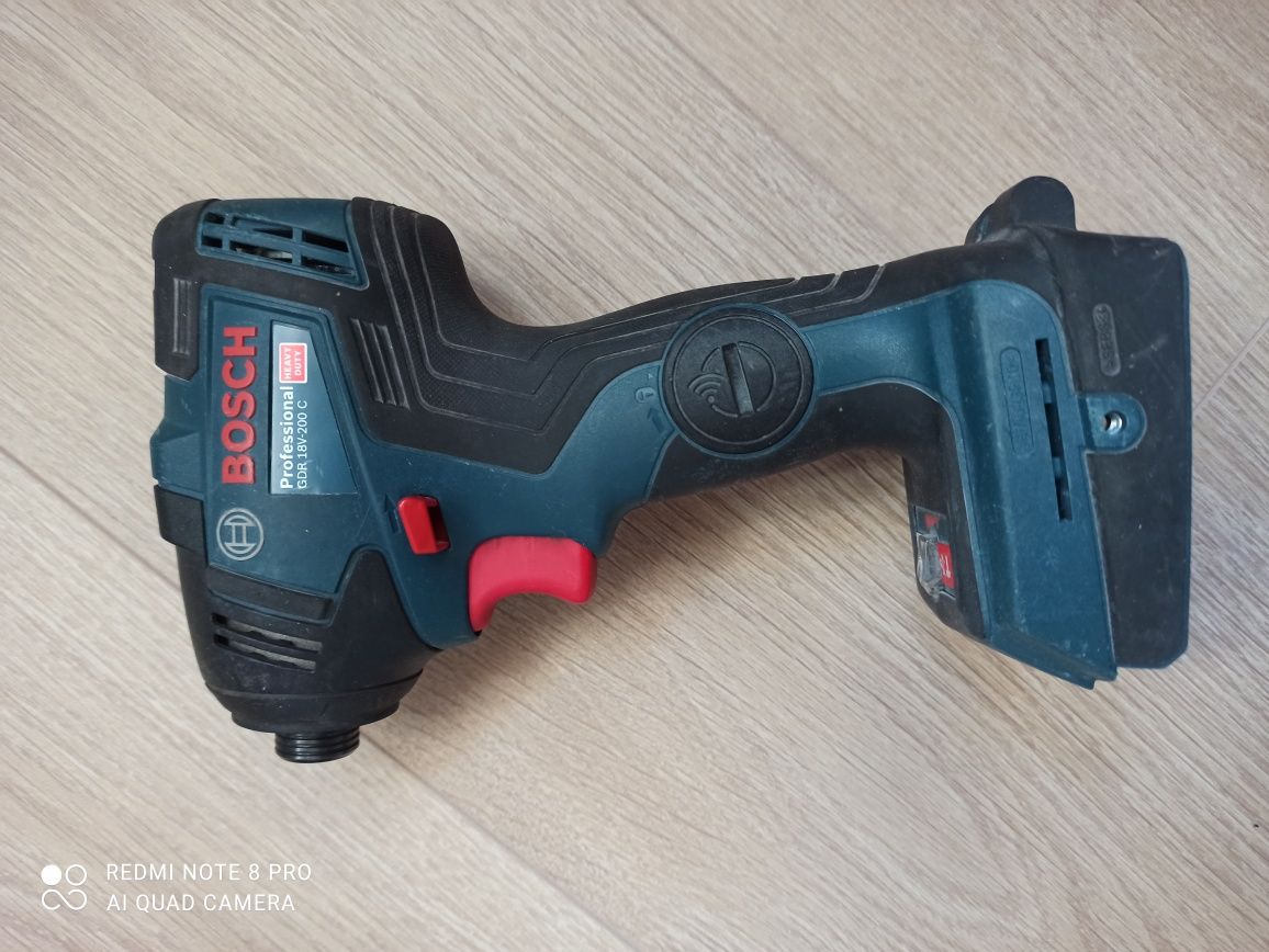 Bosch GDR 18v 200c.  Ударен гайковерт с Гаранция