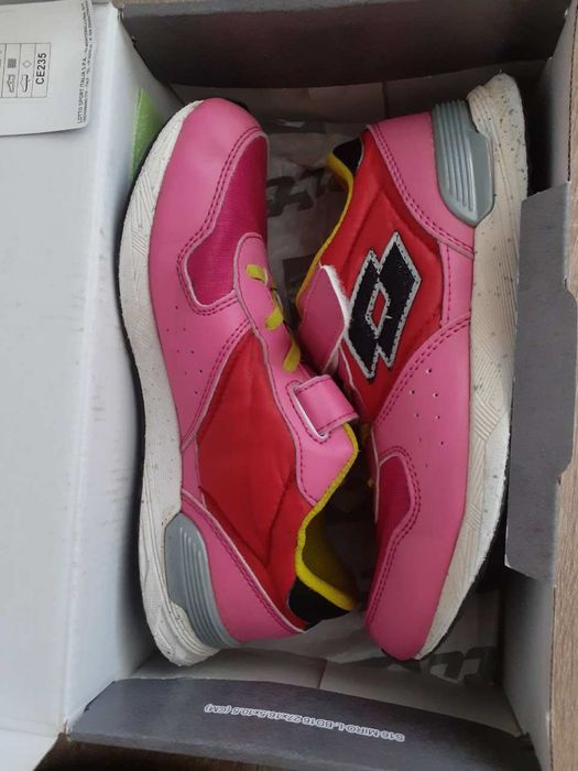 Подарявам детски маратонки LOTTO