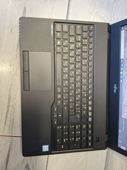 Fujitsu A557-i5 7200u/8гб/250гб ссд
