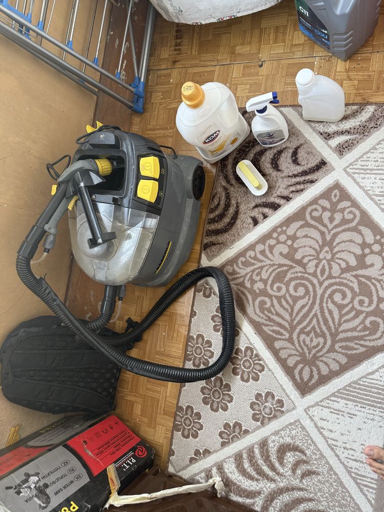 Пылесос Karcher Puzzi 8/1 серый
