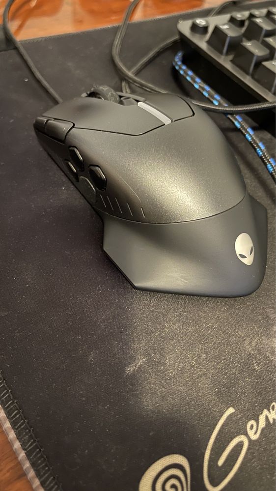 Mouse gaming Alienware 510M, Iluminare RGB, Negru