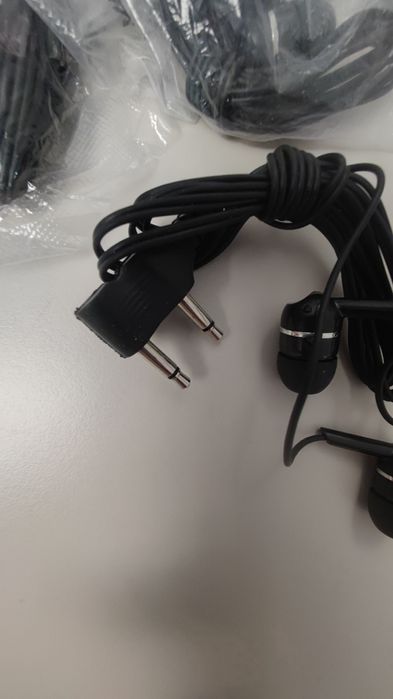 Наушники двуштекерные новые в упаковке