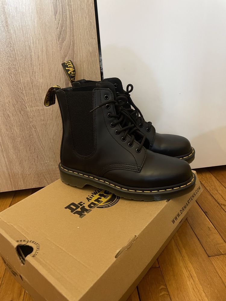 Обувки Dr. Martens
