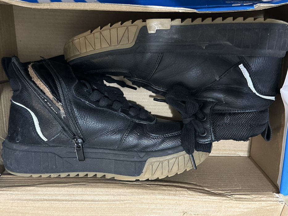 Отдам сумку с детской обувью и вещами