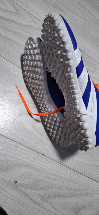 Adidasi fotbal maromea 45