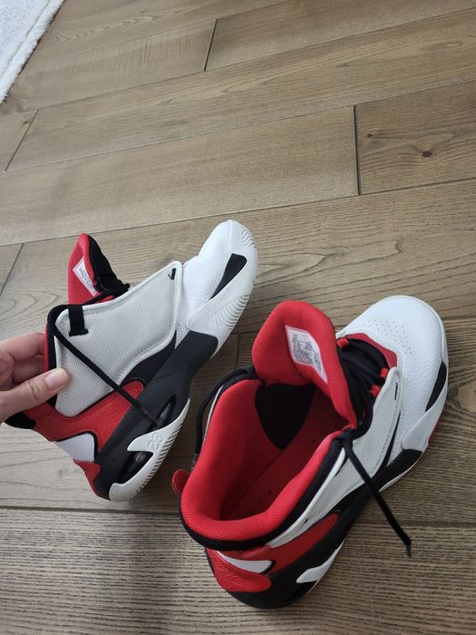 Nike Jordan Max Aura 4