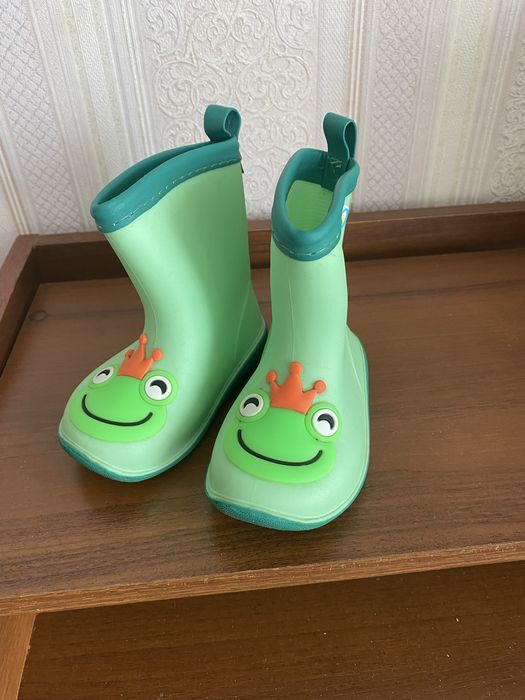 Продам резиновые сапоги