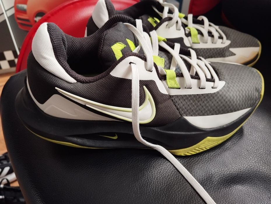 Adidasi Nike, măsurăa 40