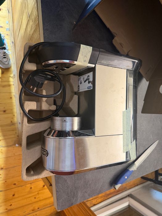 Еспресо машина DeLonghi Dedica Style EC 685, 15 bar, 1350 W, Slim,