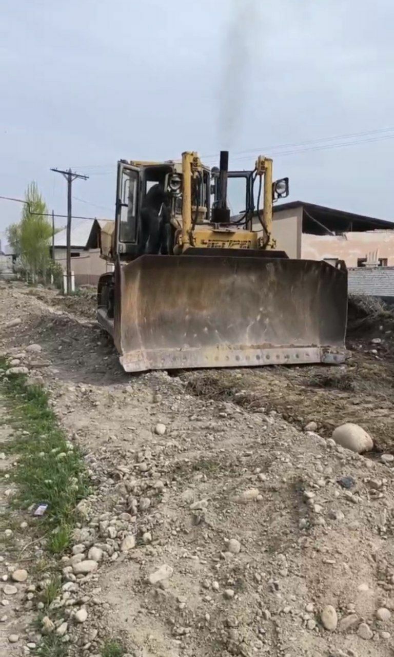 Buldozer 20 tonnali sotiladi