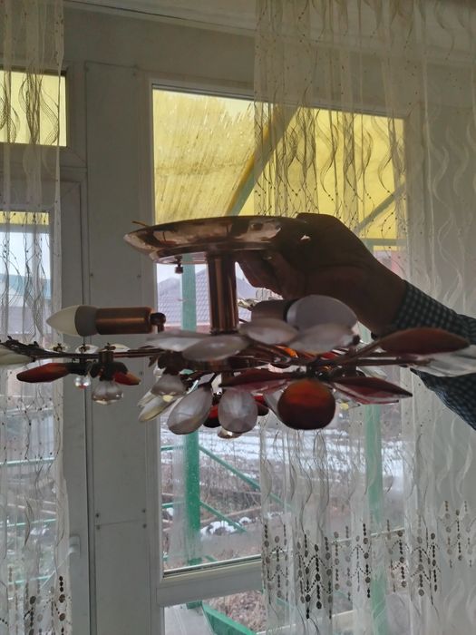 Продам люстру все в рабочем состоянии