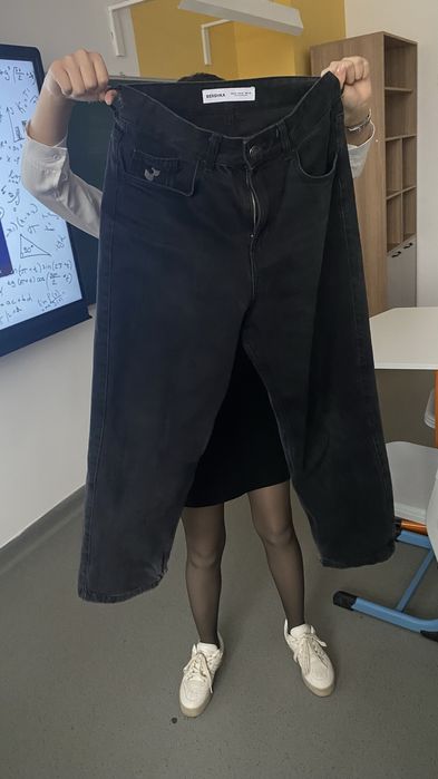 Bershka джинсы, размер М в хорошом состоянии