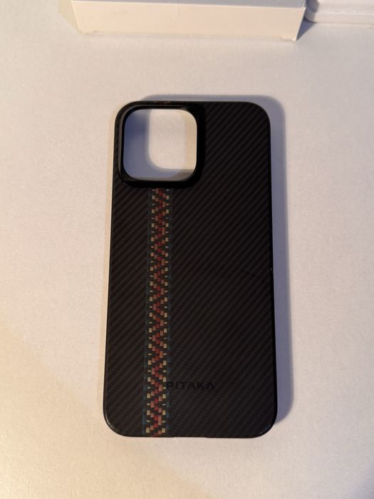 Калъфи за iphone 15 Pro max - UAG и Pitaka