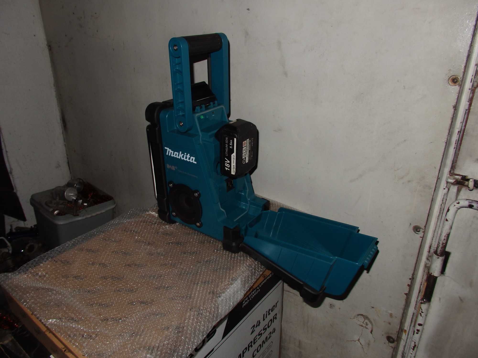 Радио Makita DMR110 Profesional