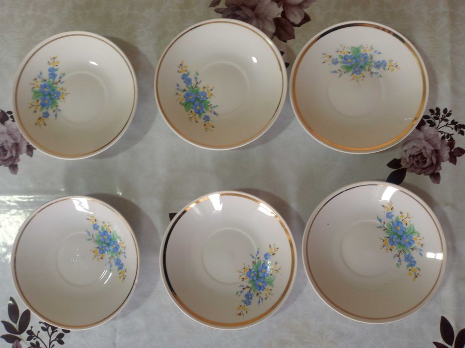 Советские маленькие тарелки "Васильки", диаметр 15.5см.Цена 1шт 15тыс