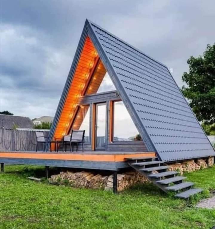 Facem cabane A-frame din lemn