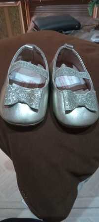 Бебешки  обувки H&M 16-17 номер+ подарък