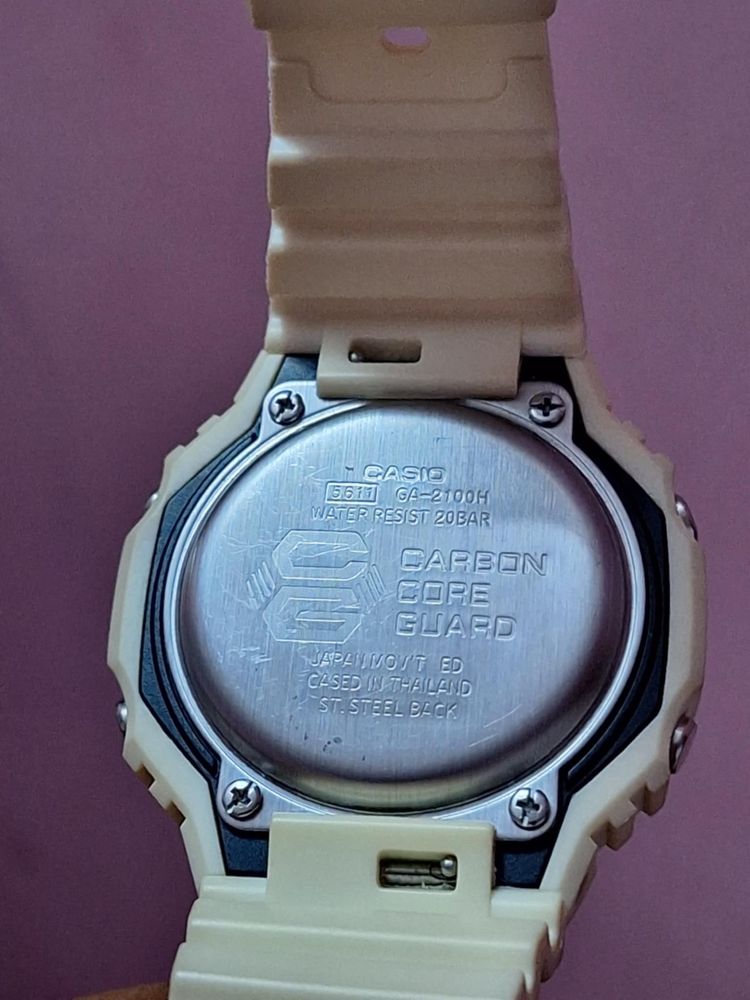 Продавам Casio G Shok GA-2100H