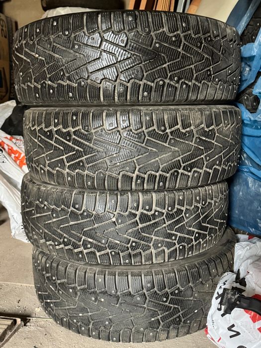 Продам комплект зимней резины Pirelli ICE ZERO 225/65 R17