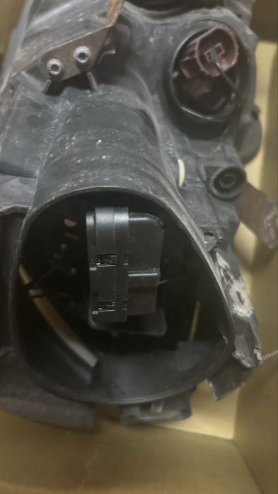 Фар десен голф 6