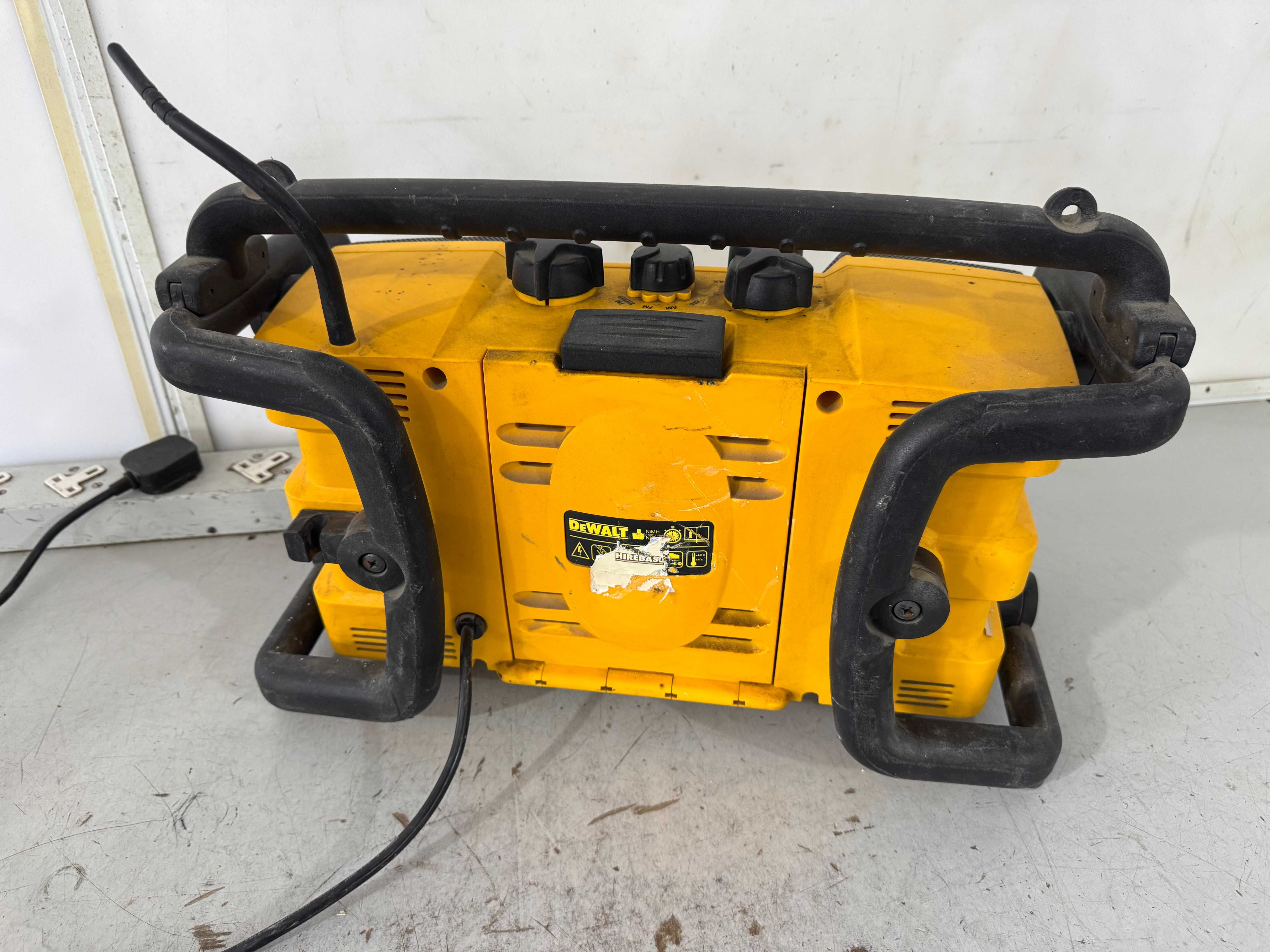 Радио - Dewalt DW911