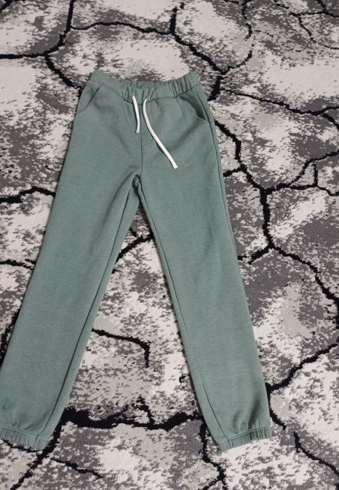 Штаны новые ментол с начёсом на 5-6 лет