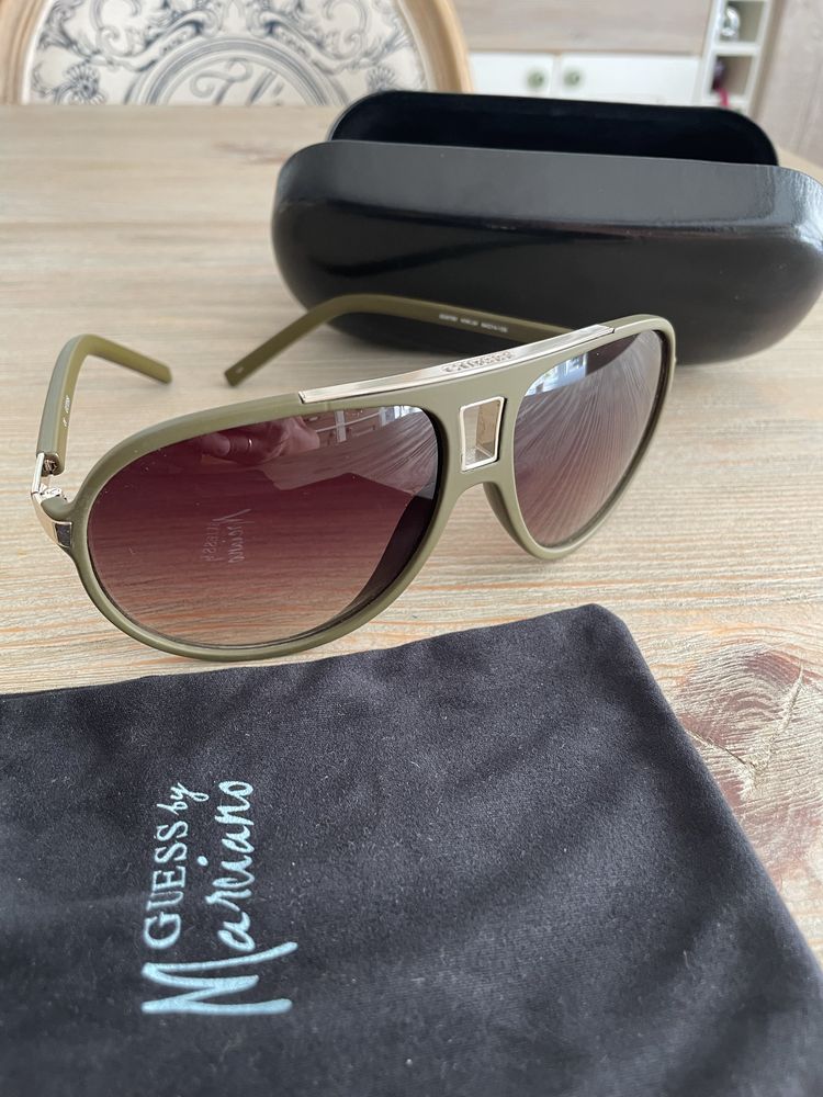 Слънчеви очила GUESS