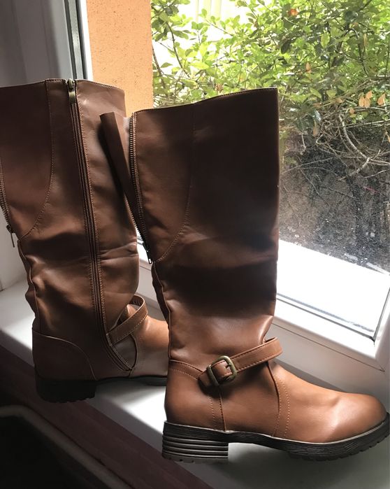 Продавам дамски ботуши