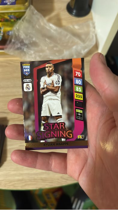 Panini Fifa 365 Adrenalyn 2025 STAR SIGNING