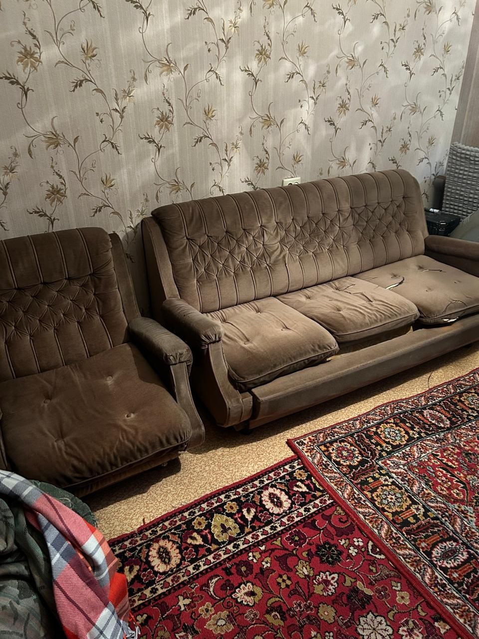 Отдам даром диван