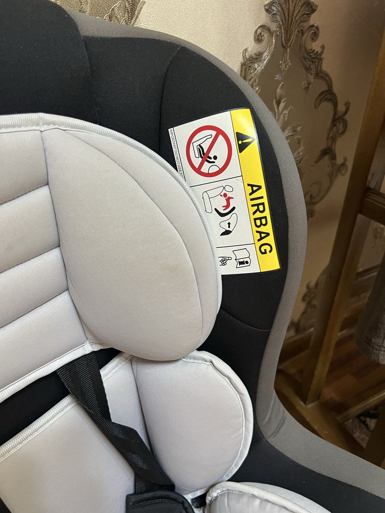 Автокресло 9-18 в отличном состоянии