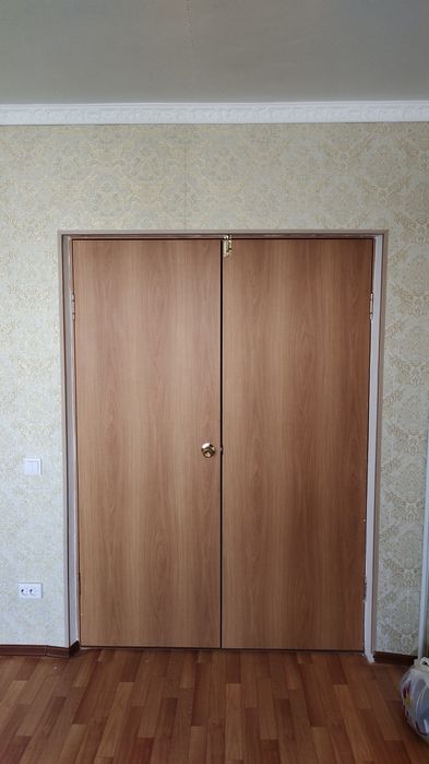 Продам  Двери  двух   створчетые