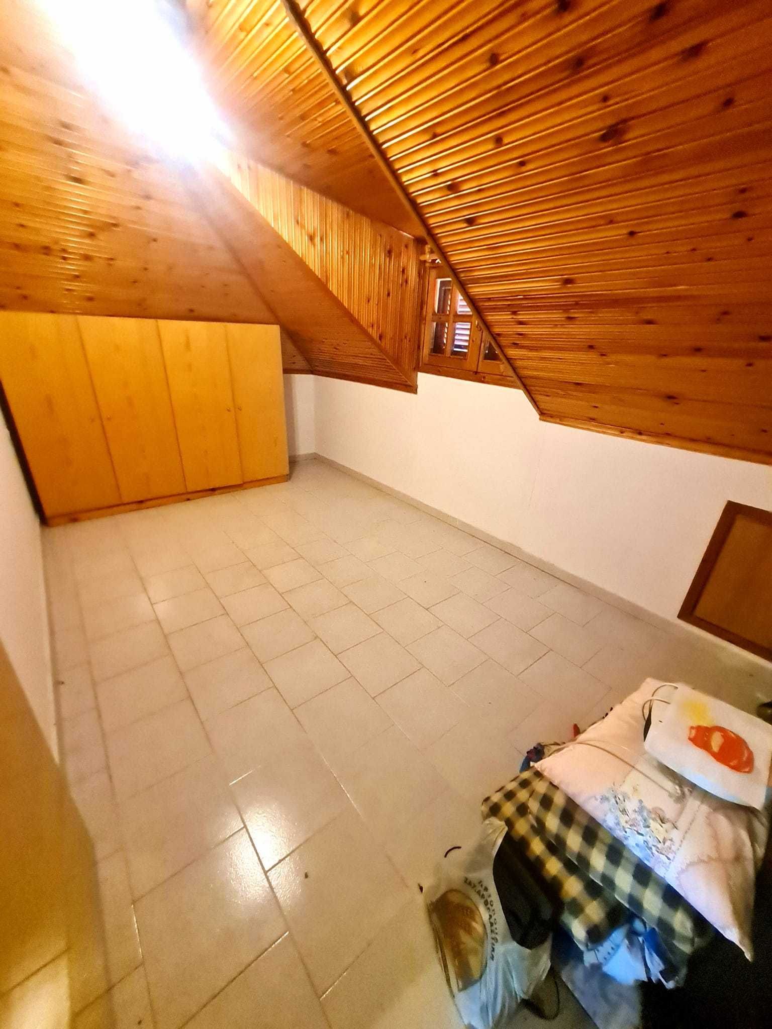 Продава къща с гледка към морето 240м2 двор 580м2 в Аспровалта, Гърция