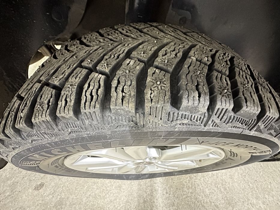 Продам шины без диска 4 штуки 205/65/16