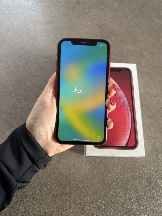 I phone XR Червен