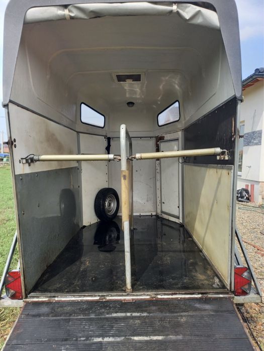 De Vanzare remorca transport animale HOTRA