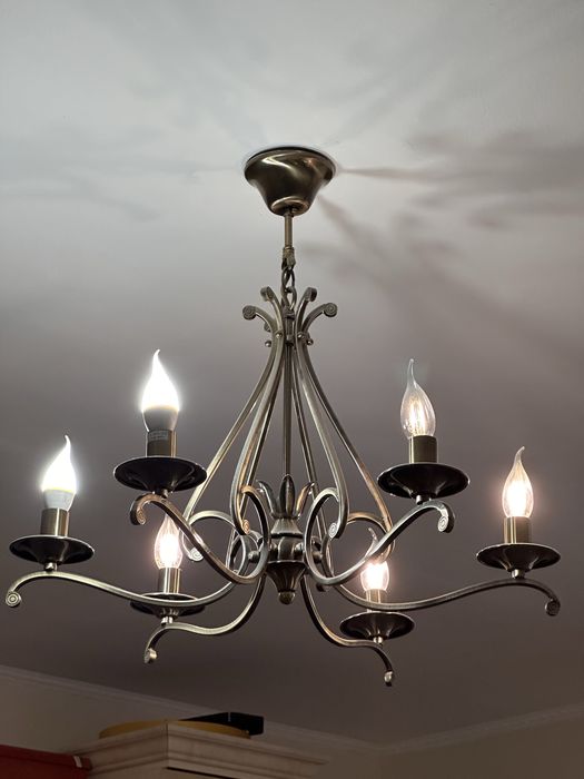 Продается люстра