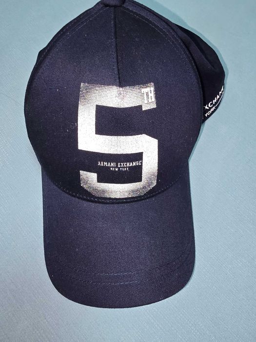 Нова мъжка шапка Armani