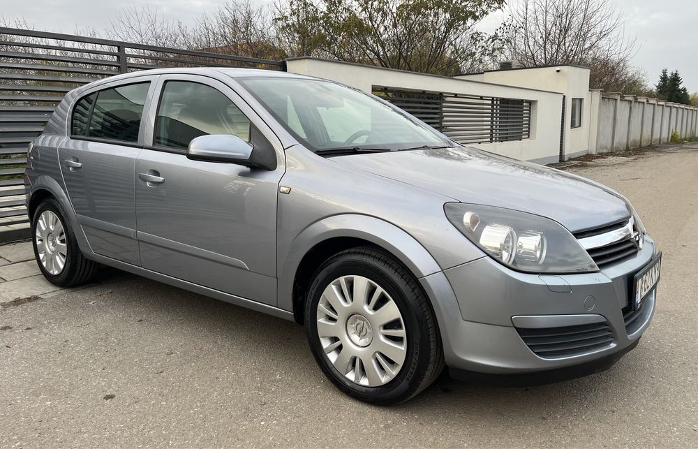 •Opel astra h • 59.000 de km reali •