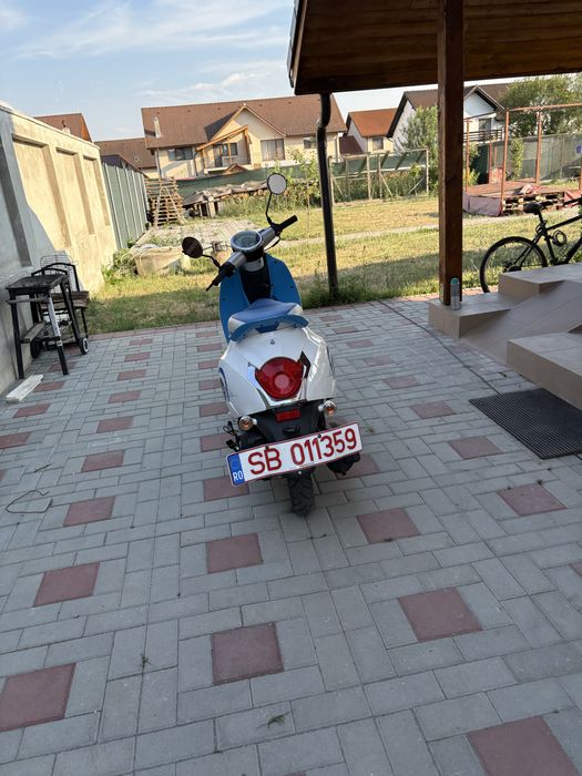 Scuter Tauris 125 cc