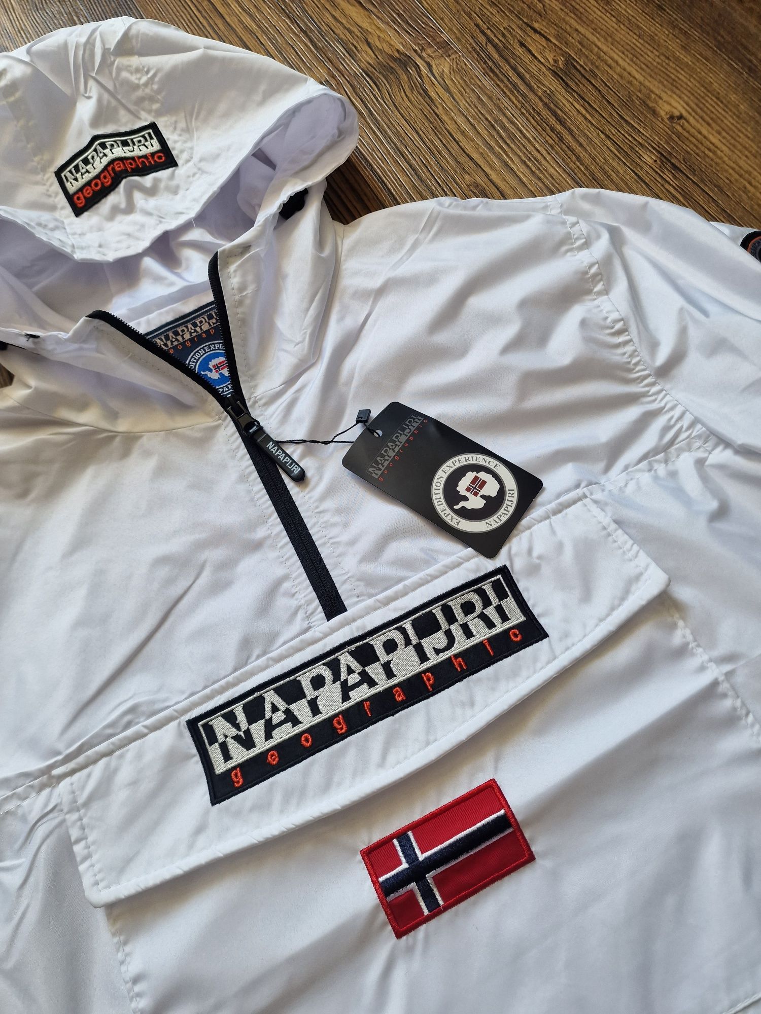 Страхотна мъжка ветровка яке NAPAPIJRI размер S M L XL 2XL 

Мъжка ве